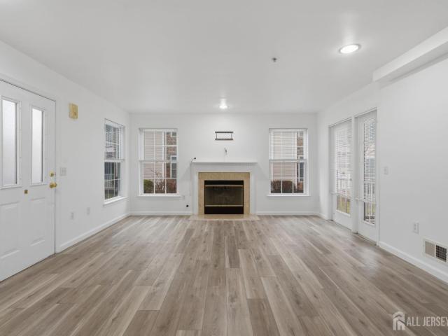 Townhouse for sale in Piscataway, New Jersey