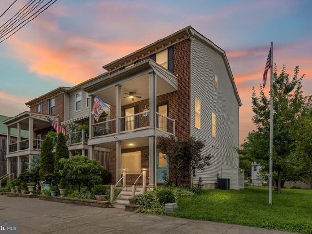 Townhouse for sale in Delaware