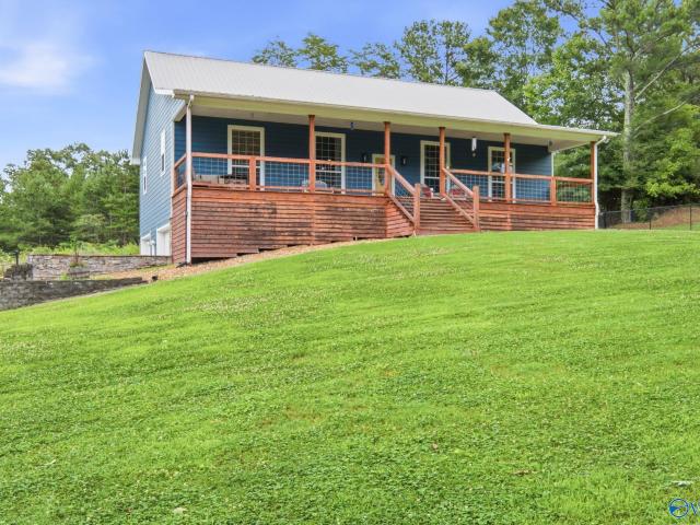 House for sale in Bridgeport, Alabama