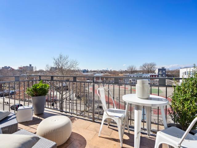 Condo for sale in Arverne, New York