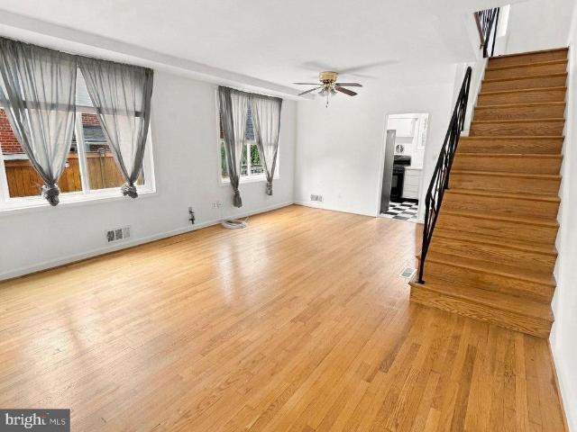 Townhouse for sale in Douglas MacArthur, Alexandria