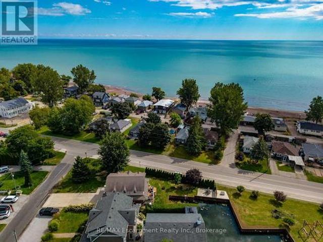 House for sale in Ontario