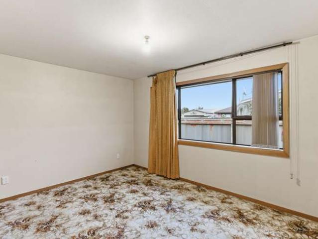 House for sale in Chaslands, Canterbury