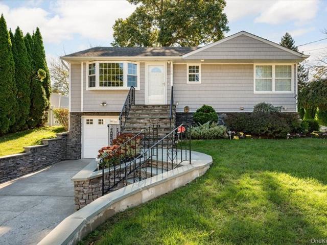 House for sale in Syosset, Nassau County