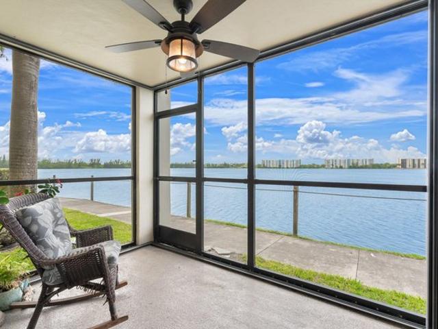 Condo for sale in Oakland Park, Florida