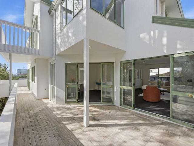 House for sale in Wairau Valley