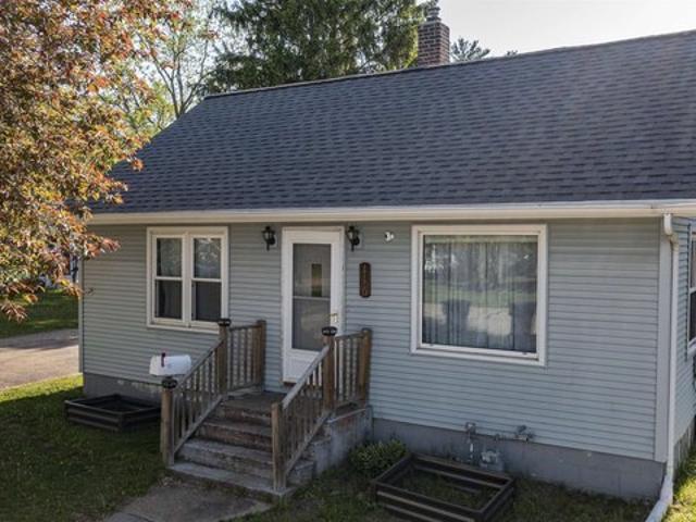 House for sale in Waupaca, Wisconsin