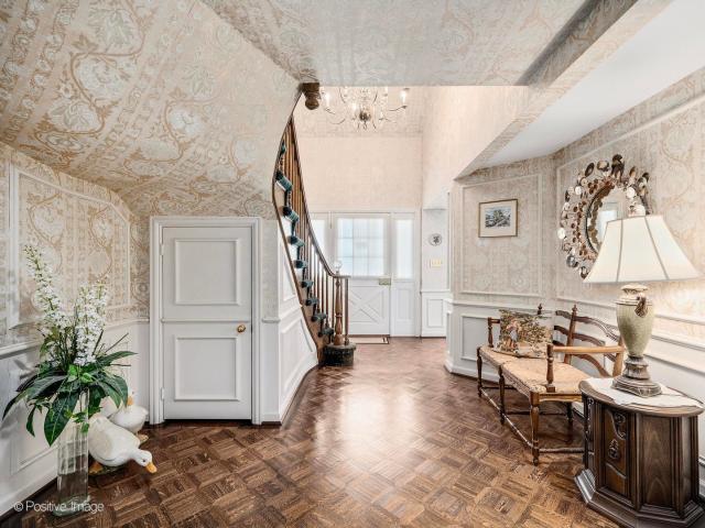 House for sale in Lincolnshire, Illinois