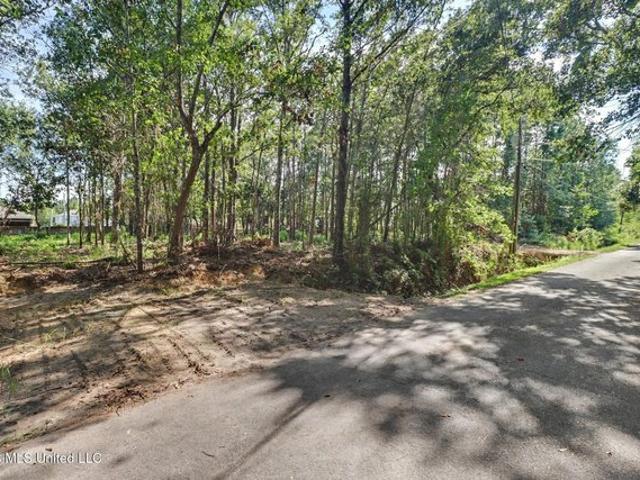 Land for sale in Pass Christian, Mississippi