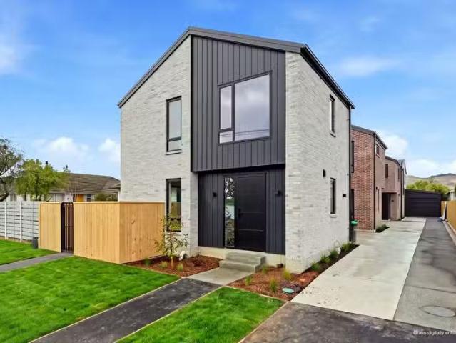 House for sale in Chaslands, Canterbury
