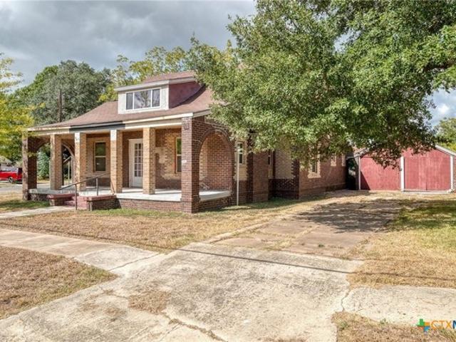 House for sale in Luling, Texas