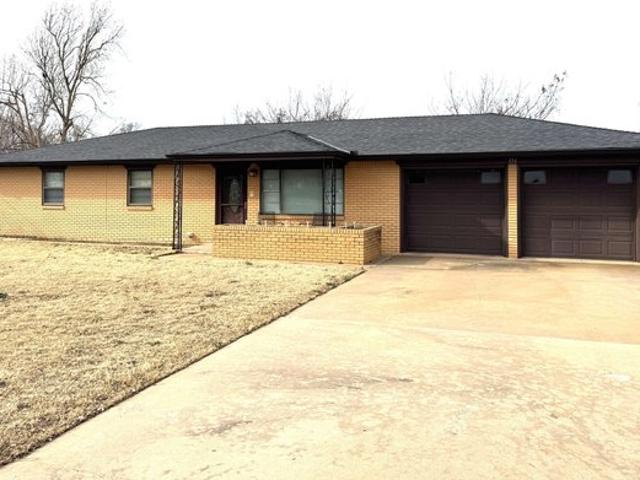 House for sale in Hennessey, Oklahoma