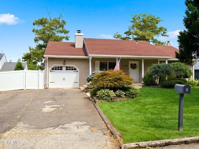 House for sale in Manahawkin, New Jersey
