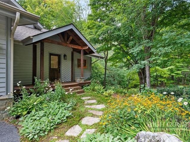 Townhouse for sale in Avery, North Carolina