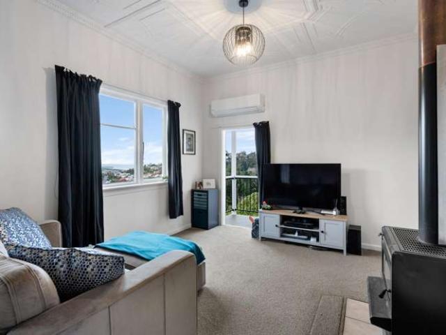 House for sale in Otakou