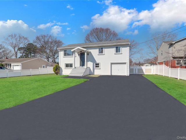 House for sale in Bohemia, New York