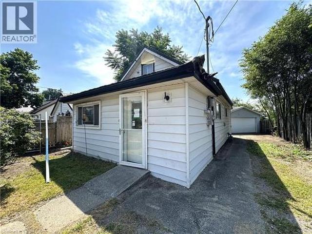 House for sale in Delhi, Ontario