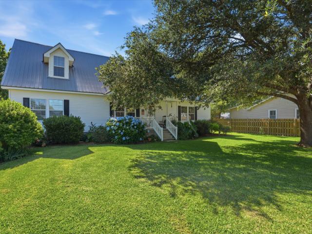 House for sale in Bonneau, South Carolina