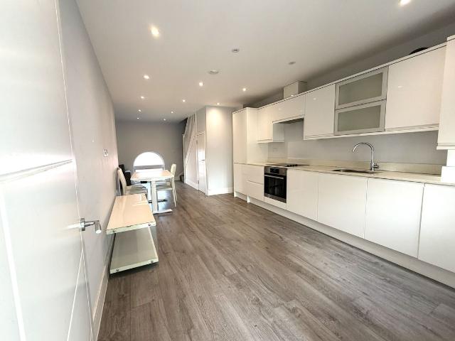 Apartment for rent in New Southgate, Greater London