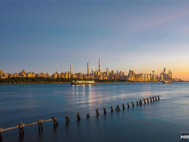 Condo for sale in Edgewater, New Jersey