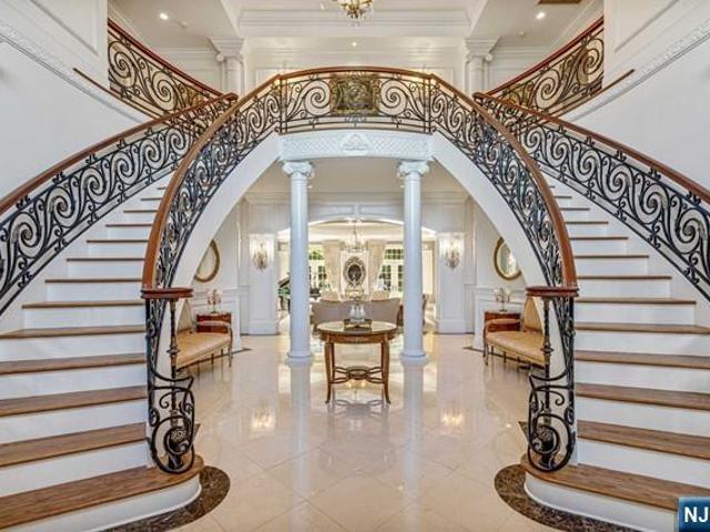 House for sale in Cresskill, New Jersey