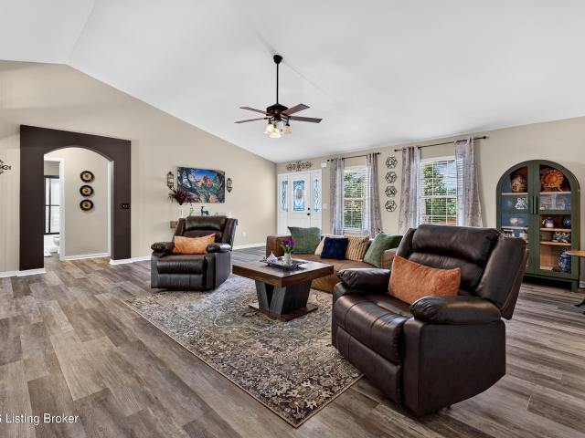 House for sale in Vine Grove, Kentucky