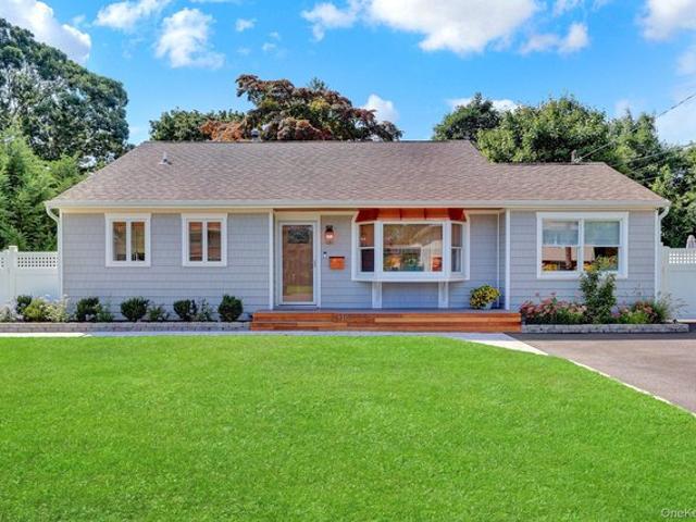 House for sale in Bohemia, New York
