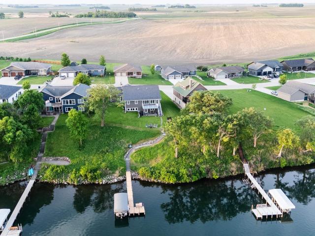 House for sale in Lake Park, Iowa