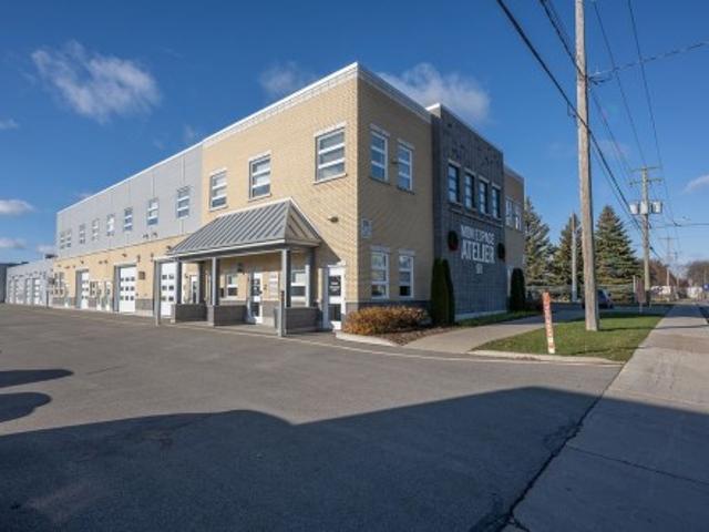 Commercial for rent in Laurentides, Quebec