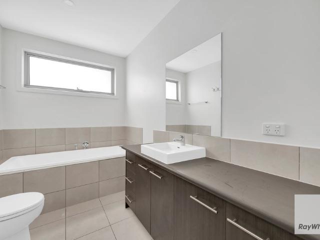 Townhouse for rent in Camerons Creek, Victoria