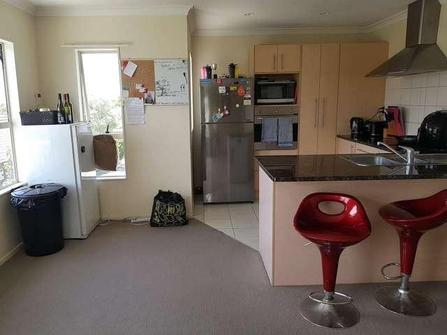 Townhouse for rent in Wairau Valley