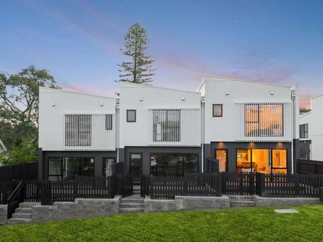 House for sale in Narrow Neck
