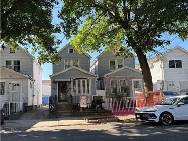 House for sale in Queens County, New York