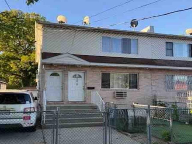 House for sale in Queens, Arverne