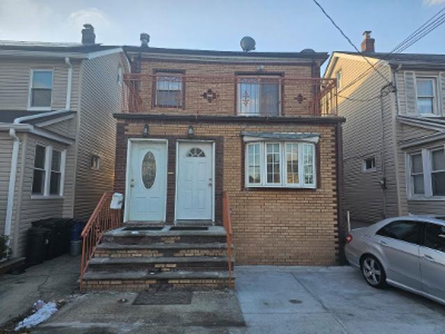 House for sale in Queens, Arverne