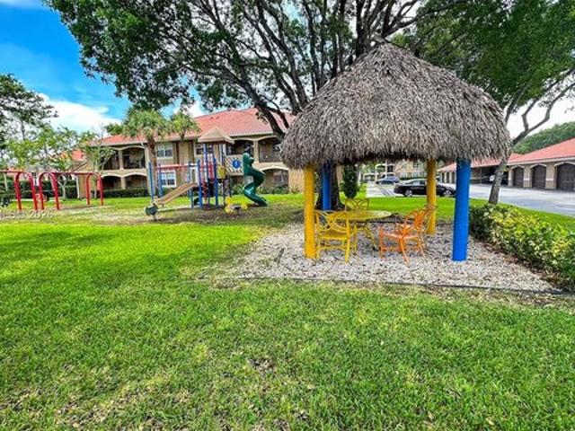 Condo for sale in Pembroke Pines, Florida