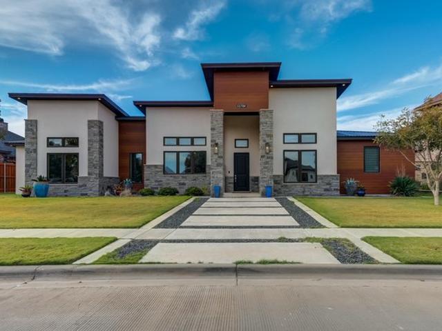 House for sale in Lakeridge, Lubbock
