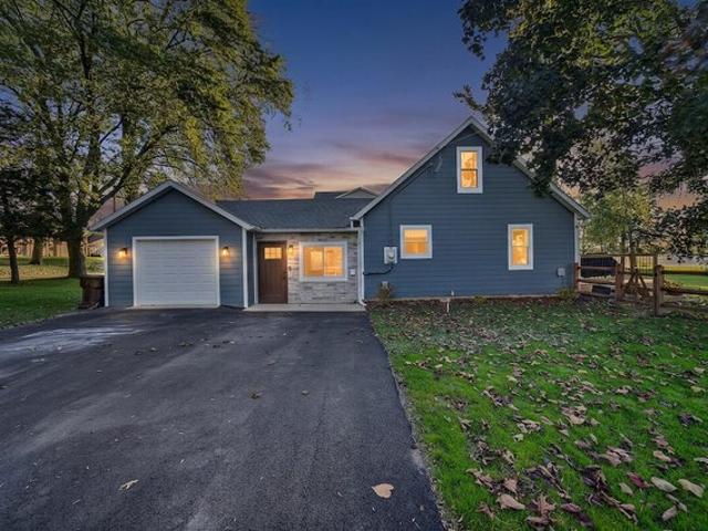 House for sale in Salem Lakes, Kenosha County