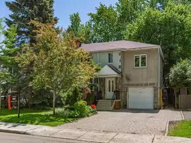 House for sale in Mont-royal