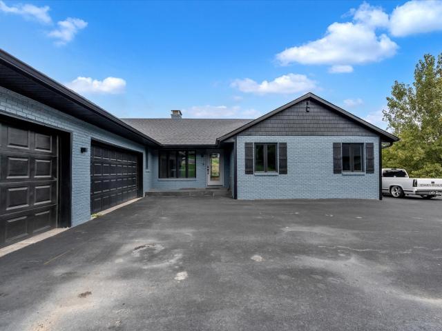 House for sale in Village Oaks, Blue Grass