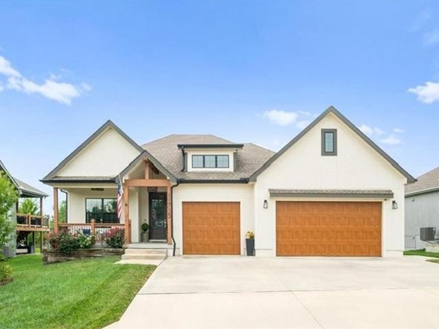 House for sale in Peculiar, Missouri