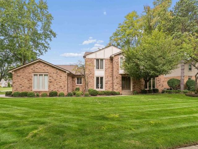 House for sale in Utica, Macomb County