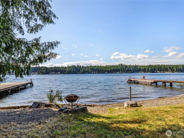 House for sale in Grapeview
