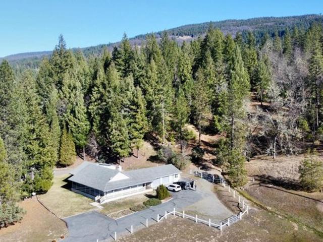 House for sale in Mad River, California
