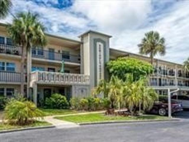 Condo for sale in Seminole, Florida