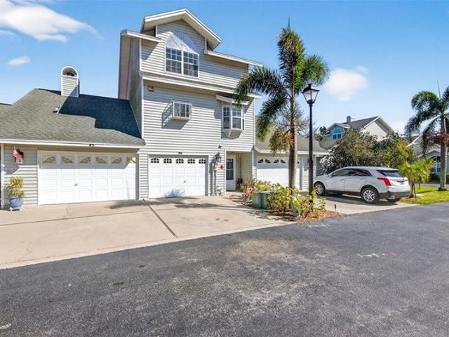 Townhouse for sale in Largo, Pinellas County