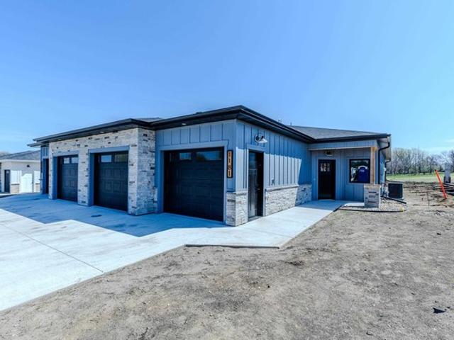 Townhouse for sale in Arnolds Park, Iowa