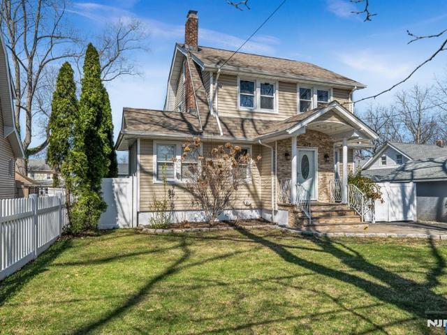 House for sale in Teaneck, New Jersey