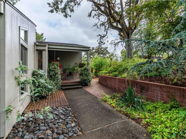 House for sale in Roseburg, Douglas County