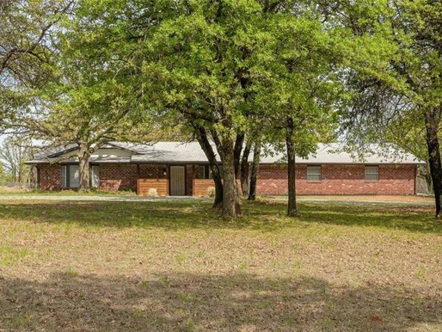 House for sale in Harrah, Oklahoma